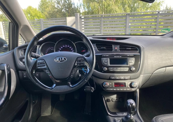 Kia Ceed cena 23900 przebieg: 163900, rok produkcji 2013 z Świecie małe 379